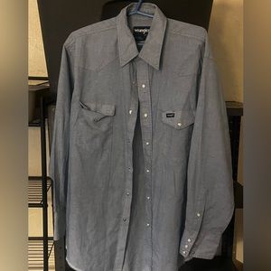 Men’s wrangler 16 1/2 X 33 blue denim pearl snap shirt
